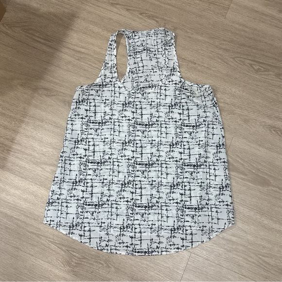 Women's Black and White Sleeveless Top - Picture 1 of 2